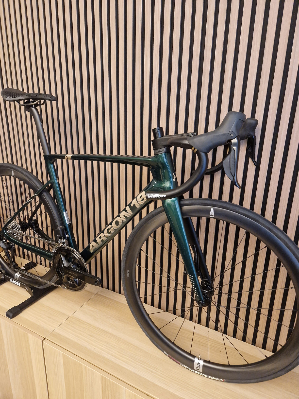 Argon 18 SUM - Shimano 105 Di2 & Atten L42 Wheelset