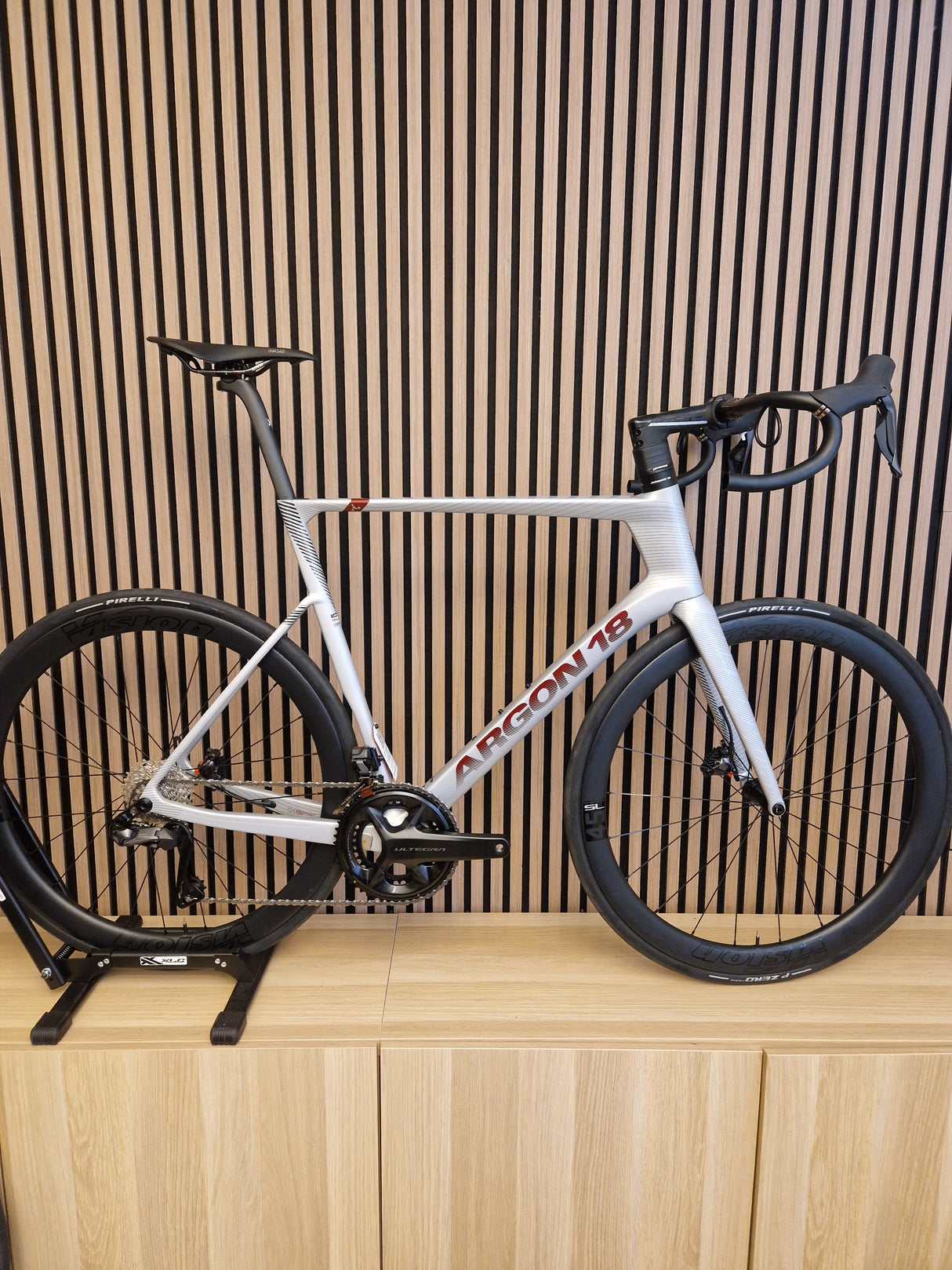 Argon 18 SUM - Shimano Ultegra Di2 & Vision Metron 45 SL Wheelset - XL