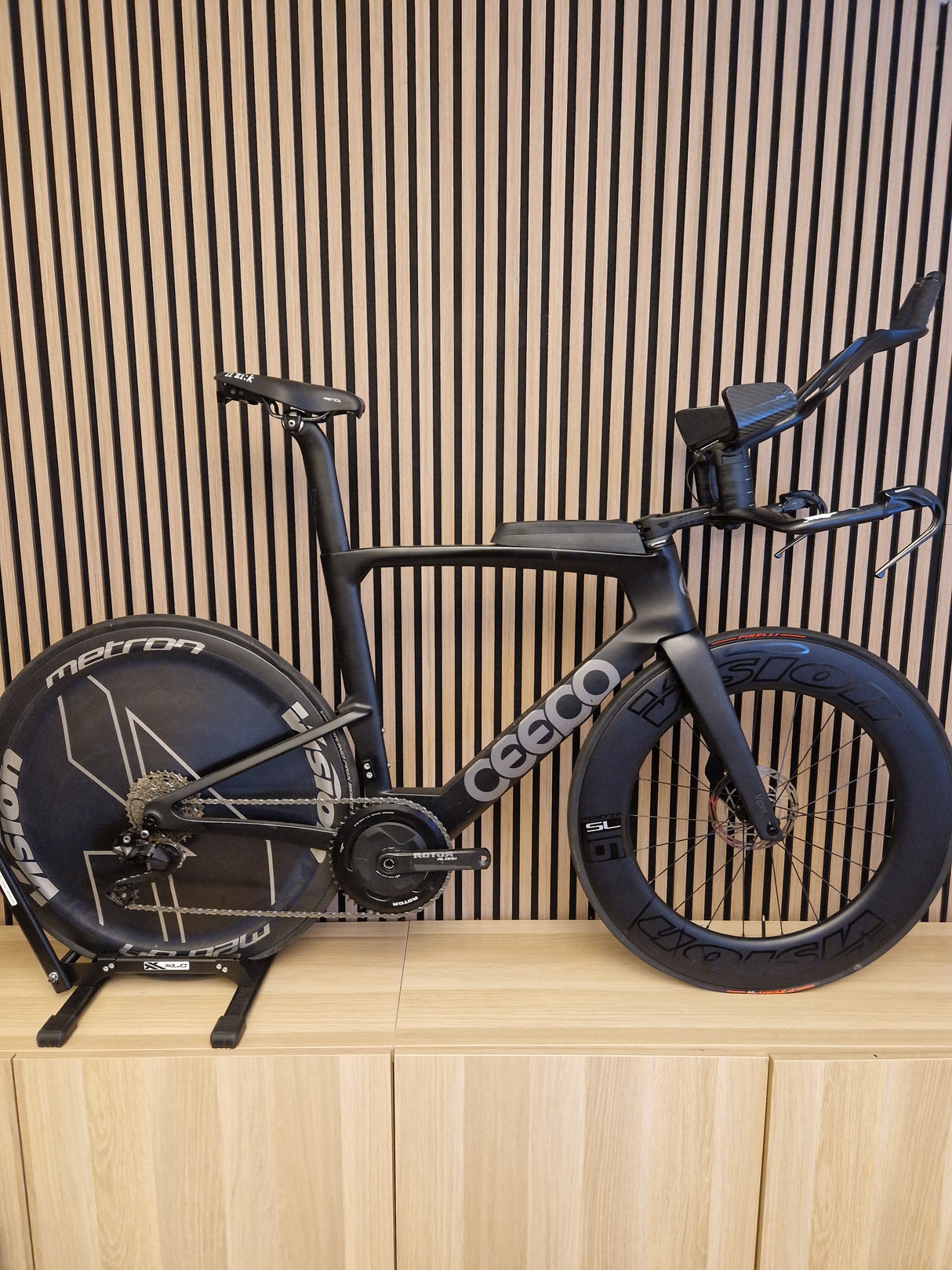 Ceepo Viper Triathlon Bike - Shimano 105 Di2 - Vision Metron 91 & Metron Disc (Ex-Demo)